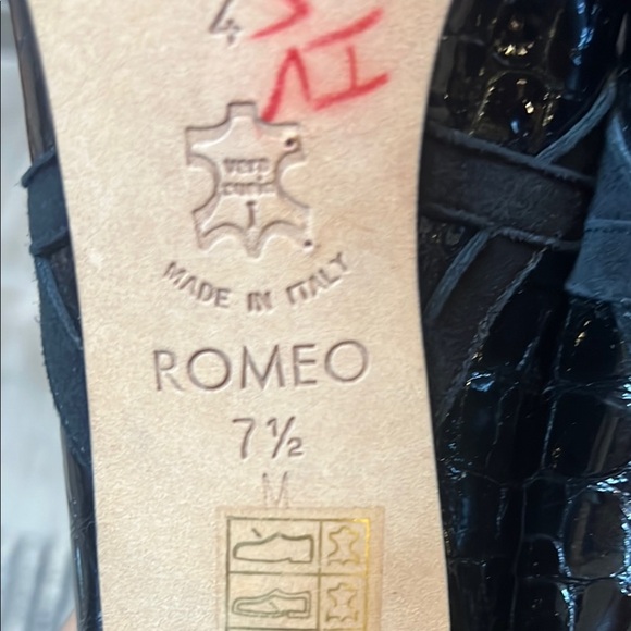 Brighton Black Romeo patent leather mules with silver medallion accent, size 7.5 - Picture 11 of 14